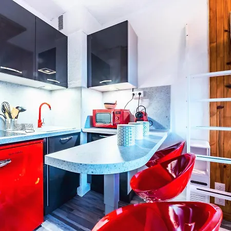 Renove Au Pied Des Pistes Avec Balcon A Le Lac, Equipe Pour 2, Orientation Sud - Fr-1-502-472 *